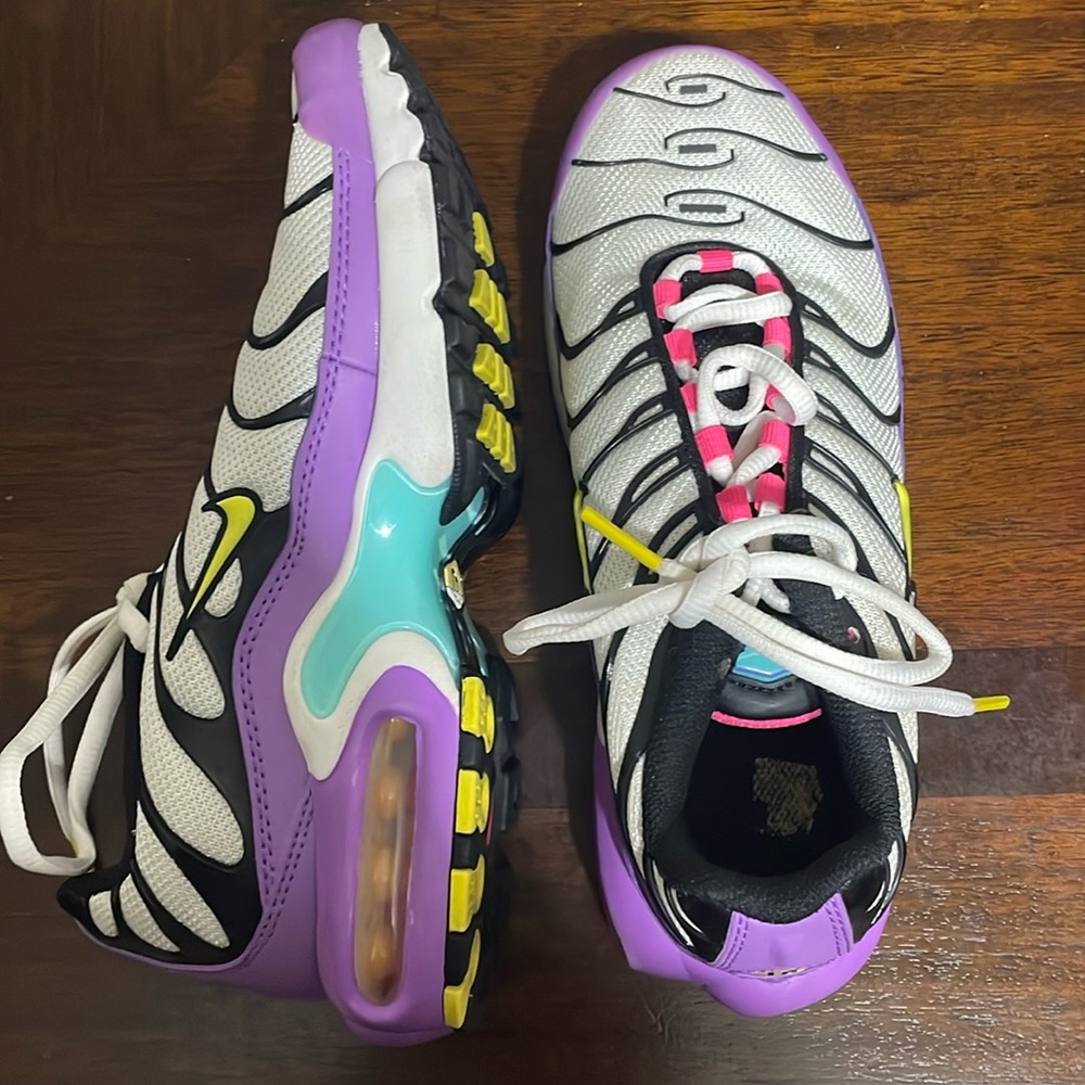 Multi colored youth NIKE air max (lmk if you want to see more close up photos)